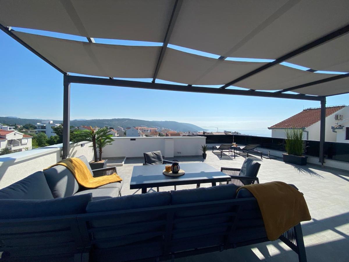 Apartment Agnes With 63 M2 Rooftop Terrace, Grill And Pool Okrug Gornji Exterior foto